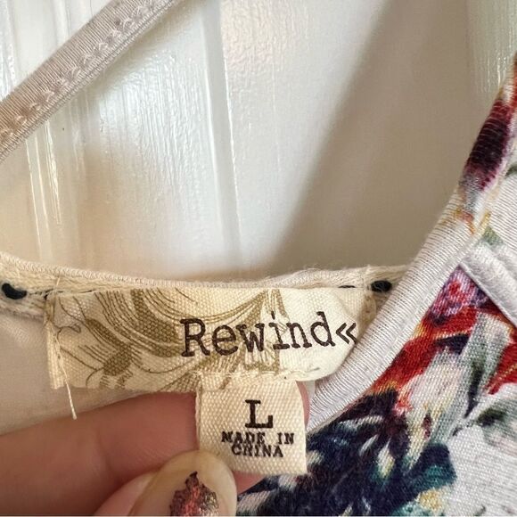 Rewind Floral Lace Top - Picture 5 of 9